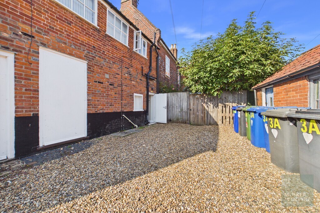 Upper Olland Street, Bungay Image 17