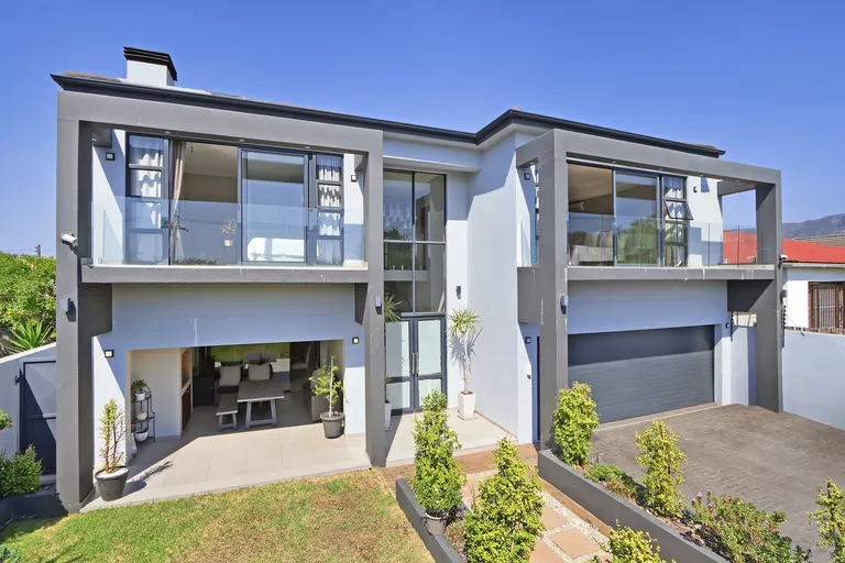 South Africa, Western Cape, Claremont, Jefferson Road, 10