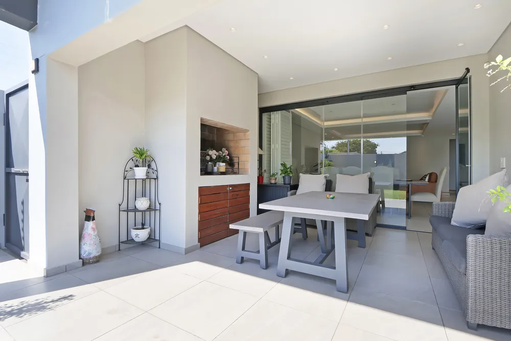 South Africa, Western Cape, Claremont, Jefferson Road, 10