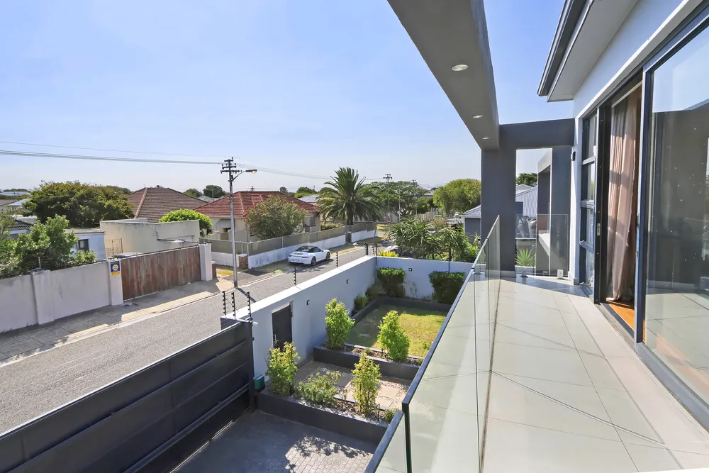 South Africa, Western Cape, Claremont, Jefferson Road, 10