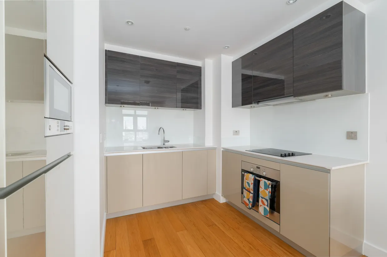 Barking Road, London, E16 photo 2