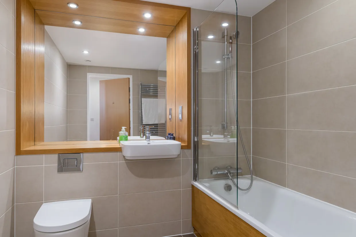 Barking Road, London, E16 photo 6