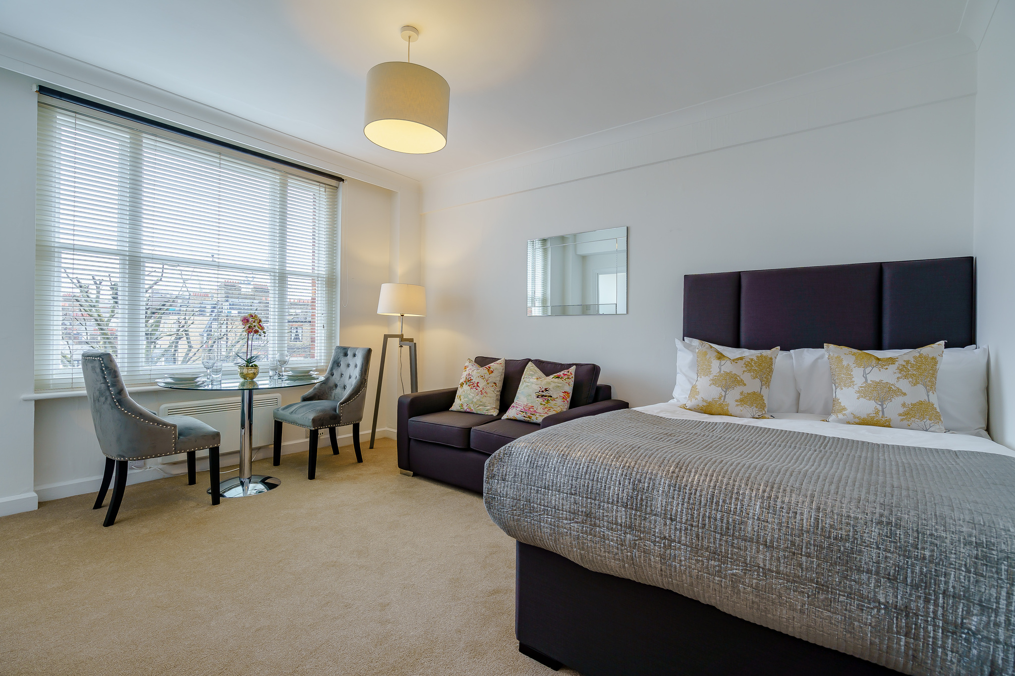 Studio Apartment  To Let  Hill Street  Image 1