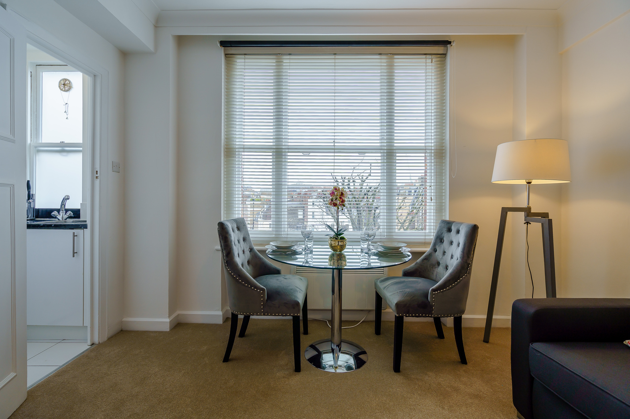 Studio Apartment  To Let  Hill Street  Image 3