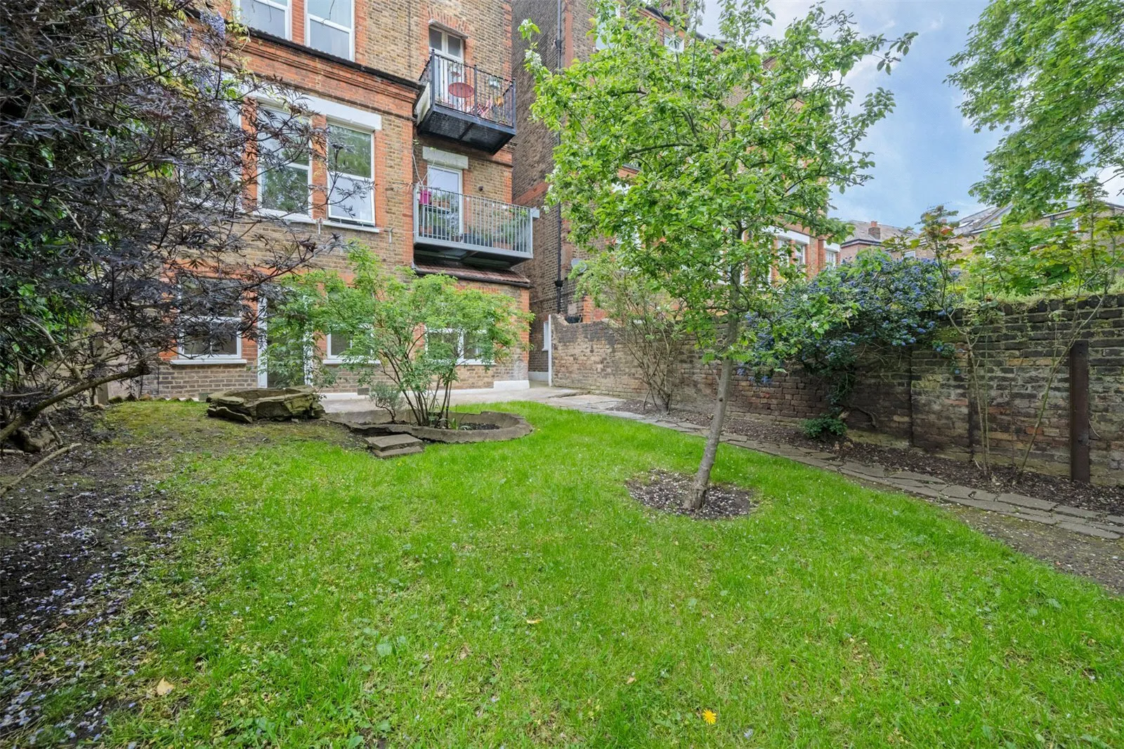 St. Cuthberts Road, Kilburn, London, NW2