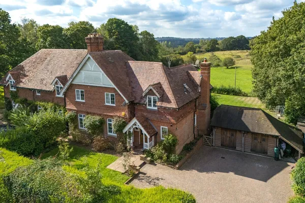 Plummerden Lane, Lindfield, RH16 photo 1
