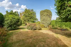 Hamm Court, Weybridge, KT13 photo 15