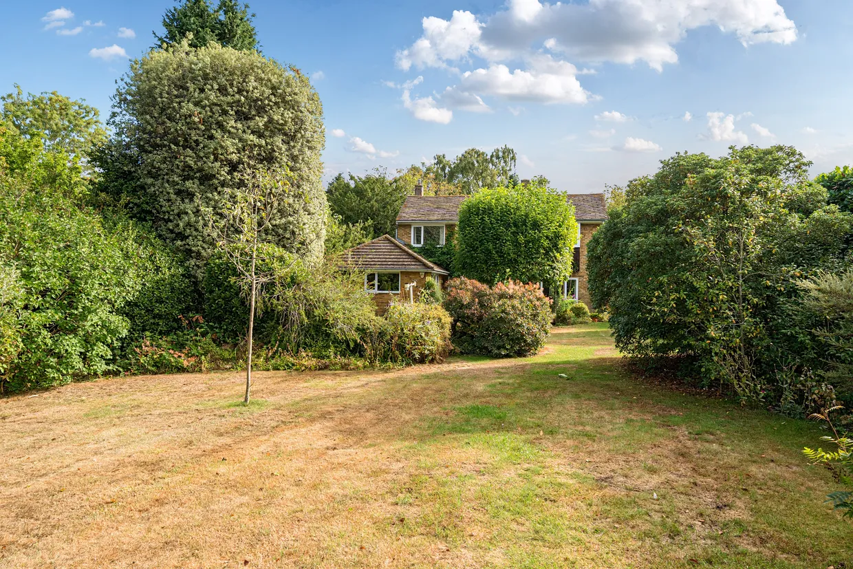 Hamm Court, Weybridge, KT13 photo 17