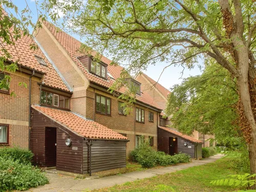 Armstrong Close, Newmarketphoto