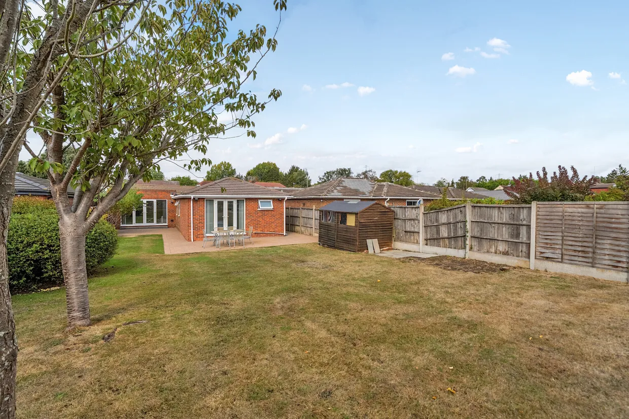 Coppermill Road, Wraysbury, TW19 photo 11