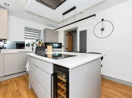 Woodside Close, Grays thumb 3