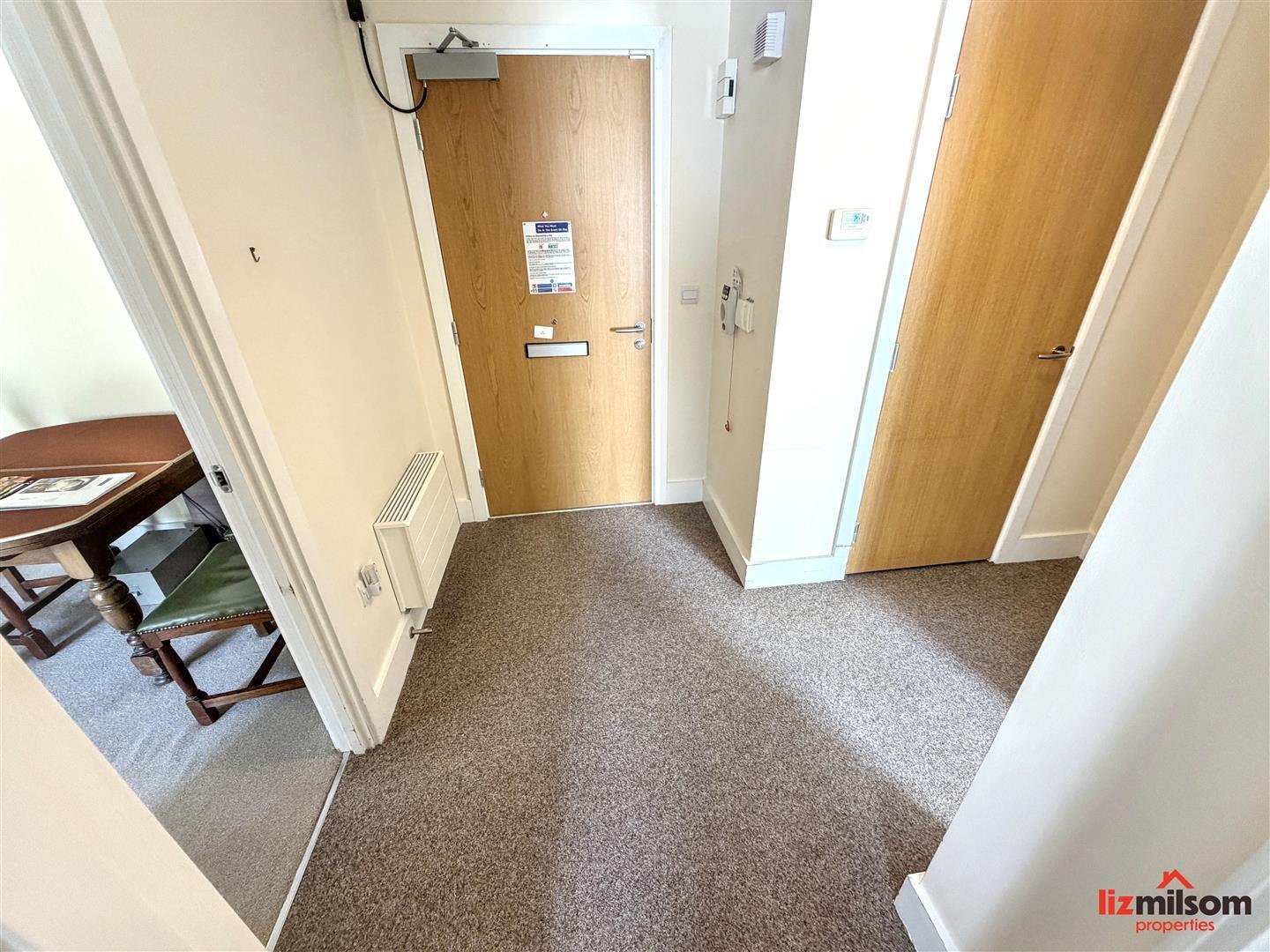 Ground floor Apartment - Oaklands Village, Swadlincote Image 8