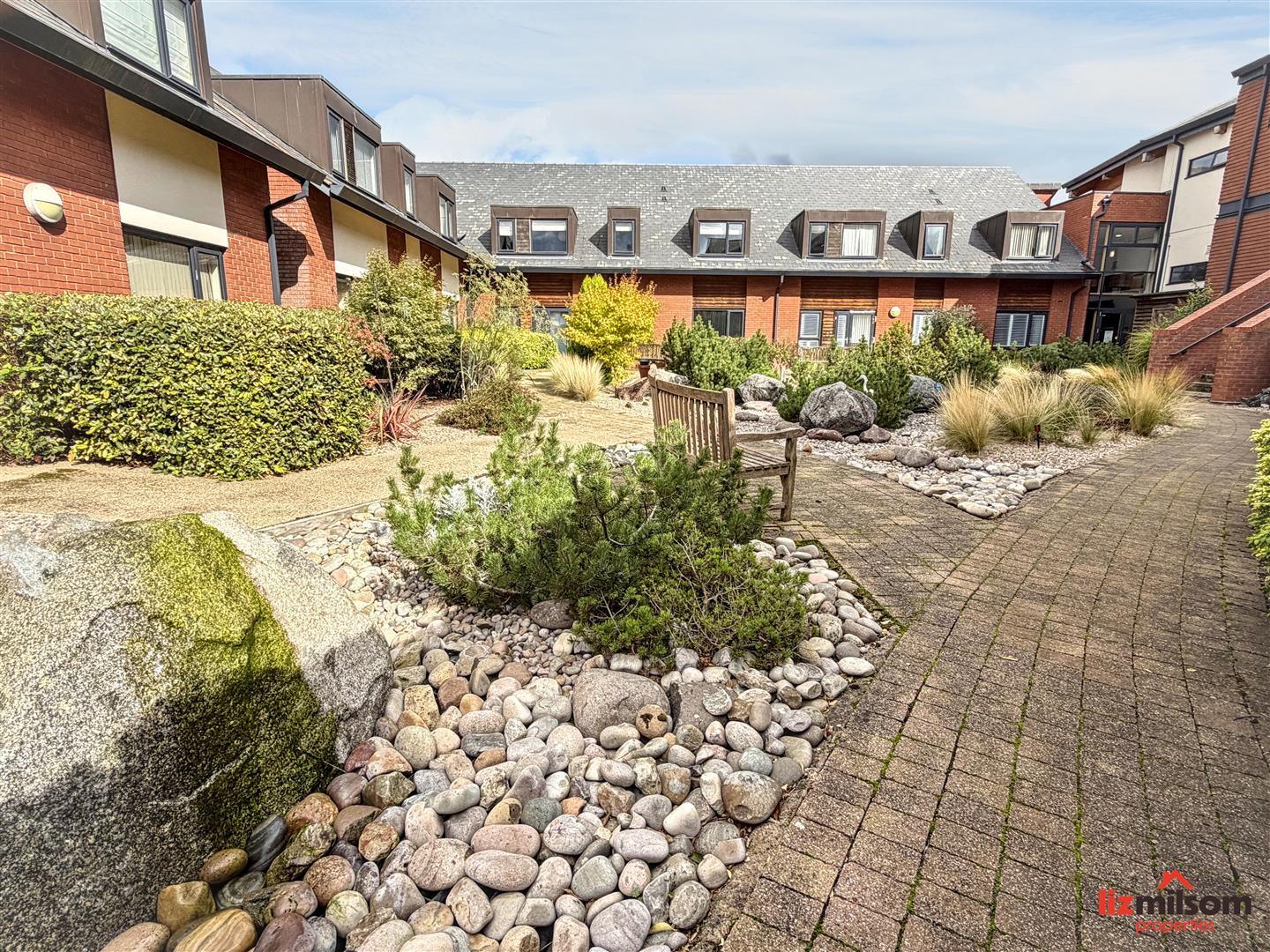 Ground floor Apartment - Oaklands Village, Swadlincote Image 13
