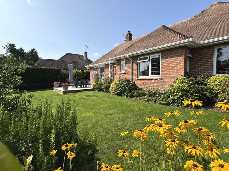 Manor Close, Sidmouth Image 3