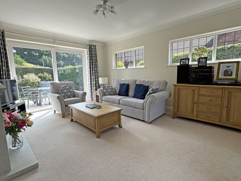 Manor Close, Sidmouth Image 6