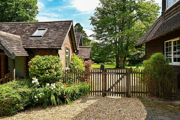 High Beeches Lane, Handcross, RH17 photo 23