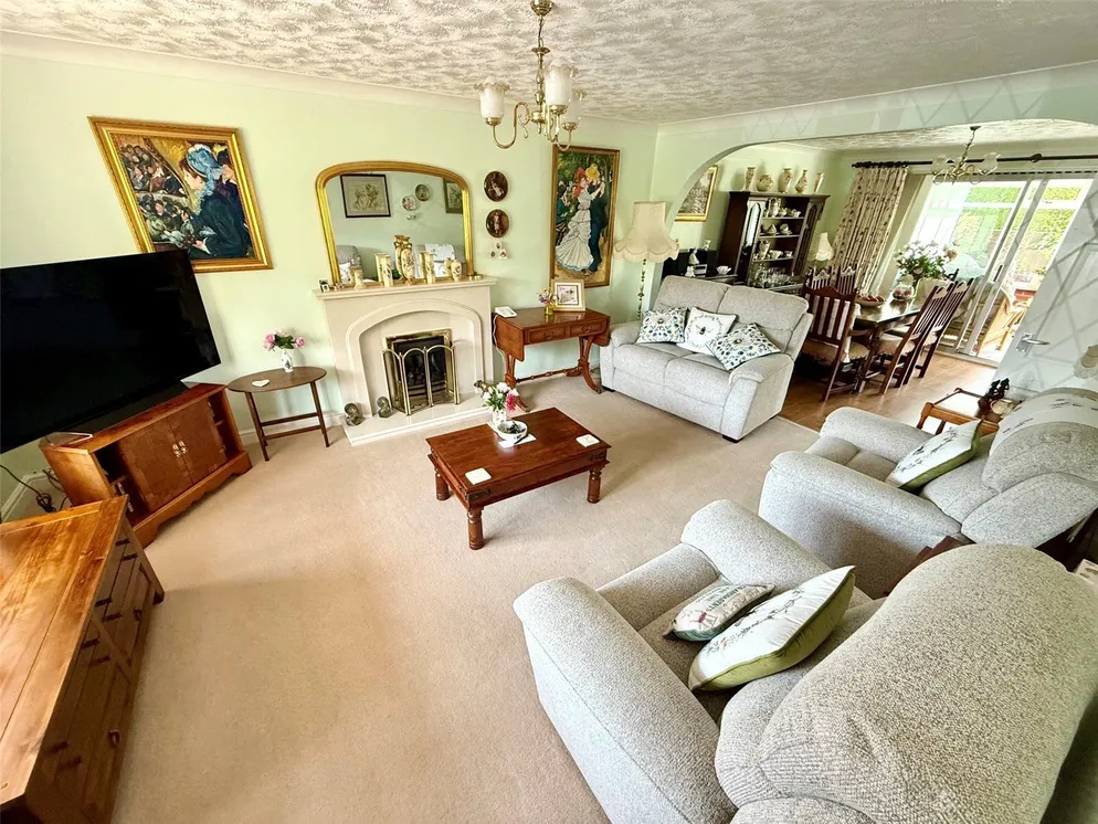 Property carousel item 4