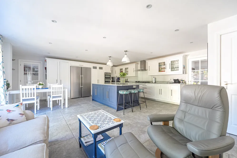 Boulters Lane, Maidenhead, SL6 photo 2