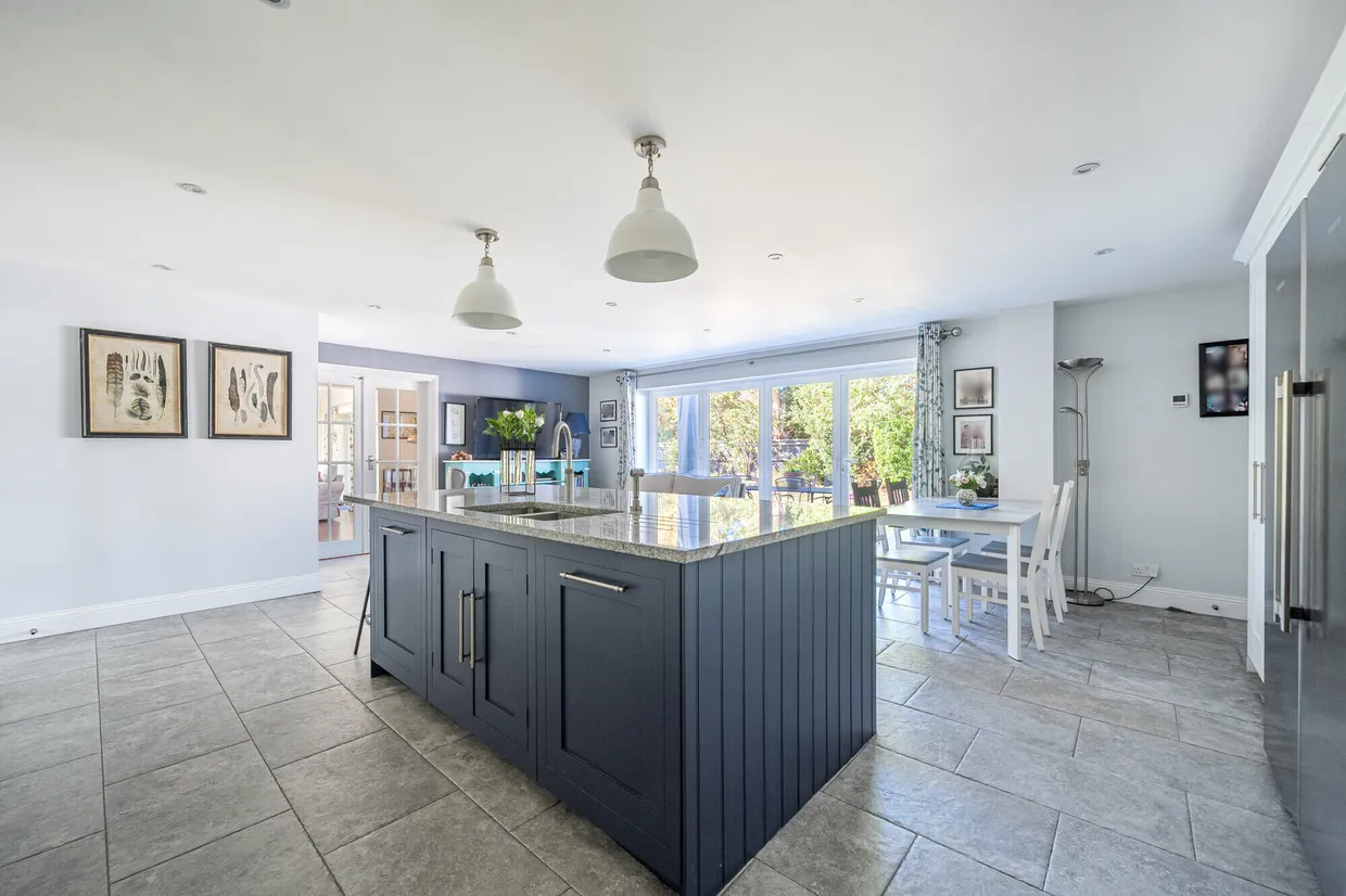 Boulters Lane, Maidenhead, SL6 photo 5