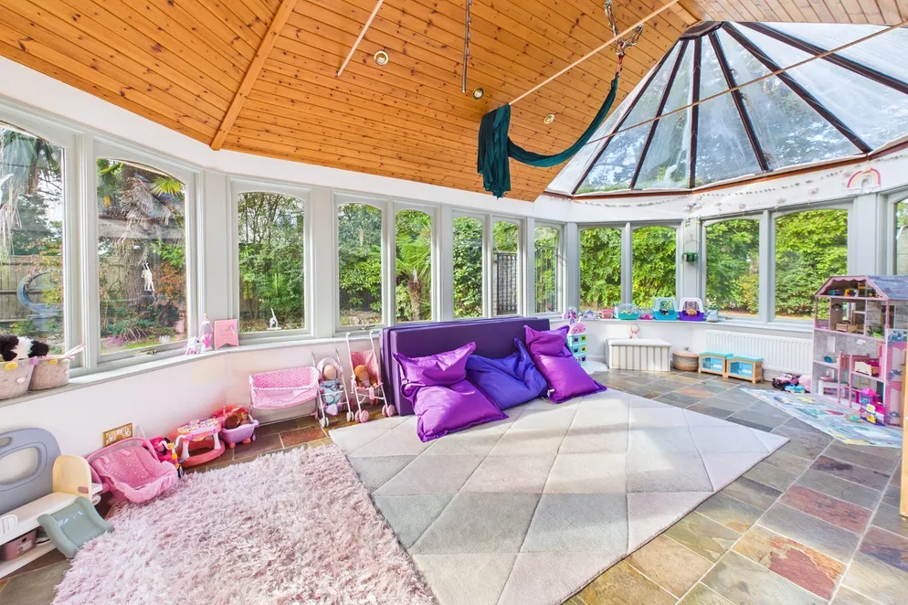 Property carousel item 20