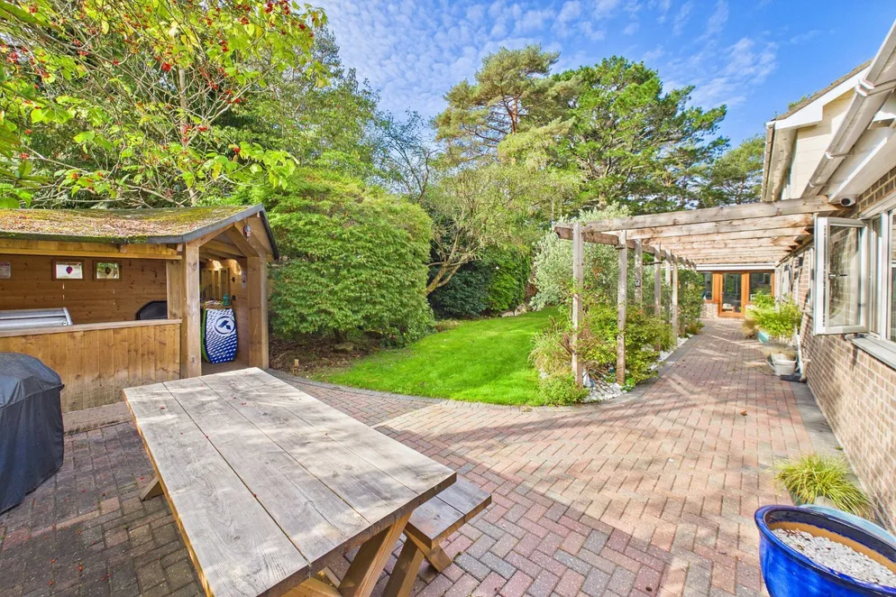 Property carousel item 38