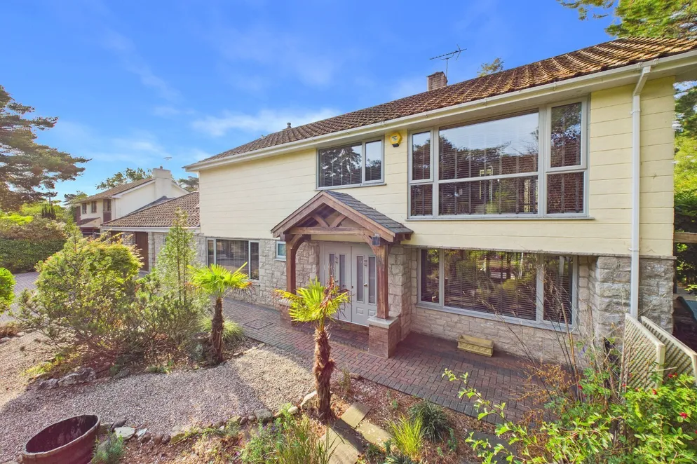 Property carousel item 42