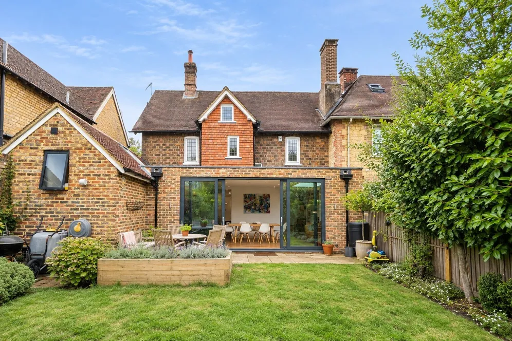 Petworth Road, Haslemere, GU27 photo 17