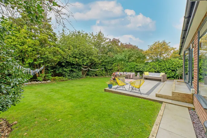 Property carousel image 24
