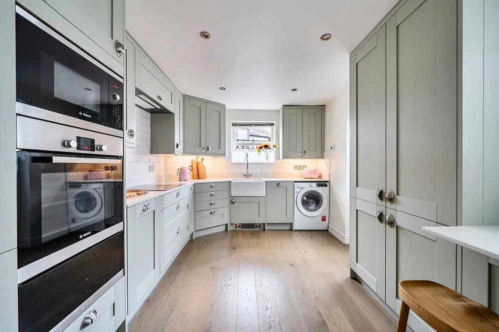 Hewlett Road, Cheltenham, GL52 photo 2