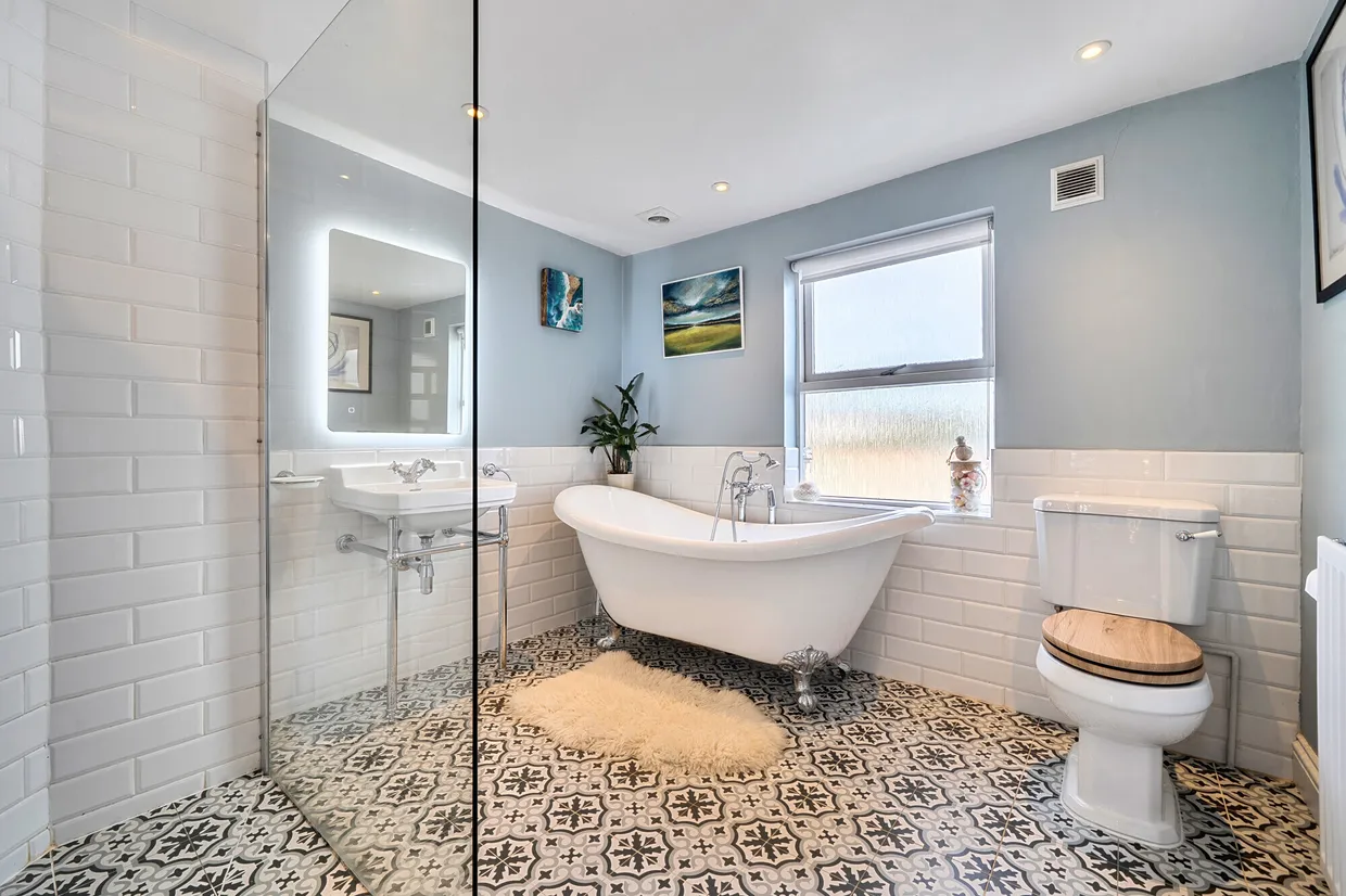 Hewlett Road, Cheltenham, GL52 photo 7