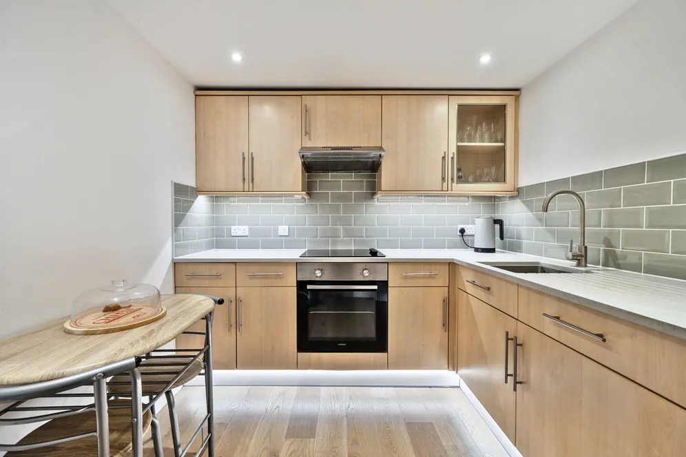 Hewlett Road, Cheltenham, GL52 photo 11