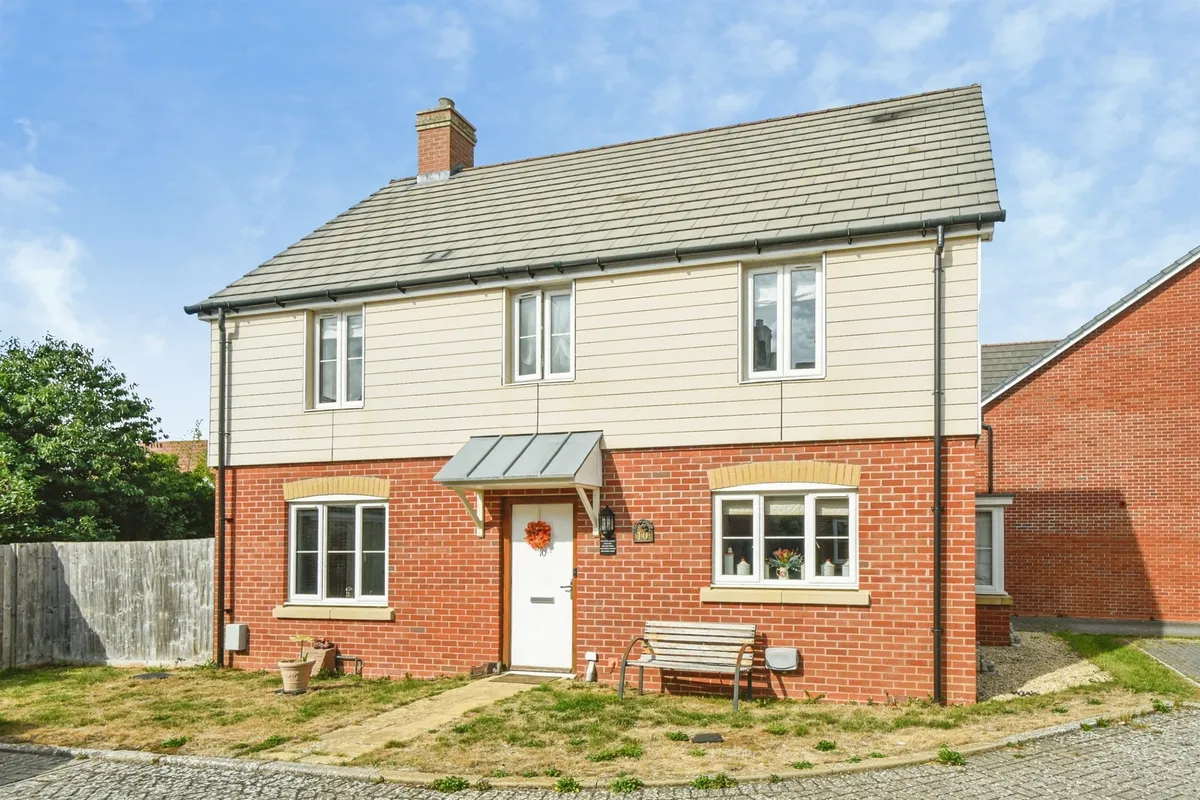 Queens Close, Watchfield, SWINDON