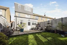 Newtons Close, Rainham
