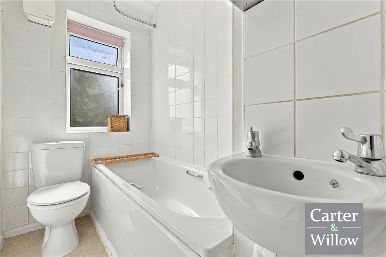 Hewett Road, Dagenham, Essex Image 15