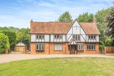 Hawthorn Hill, Warfield, RG42 photo 1