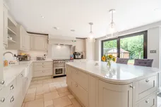 Hawthorn Hill, Warfield, RG42 photo 4