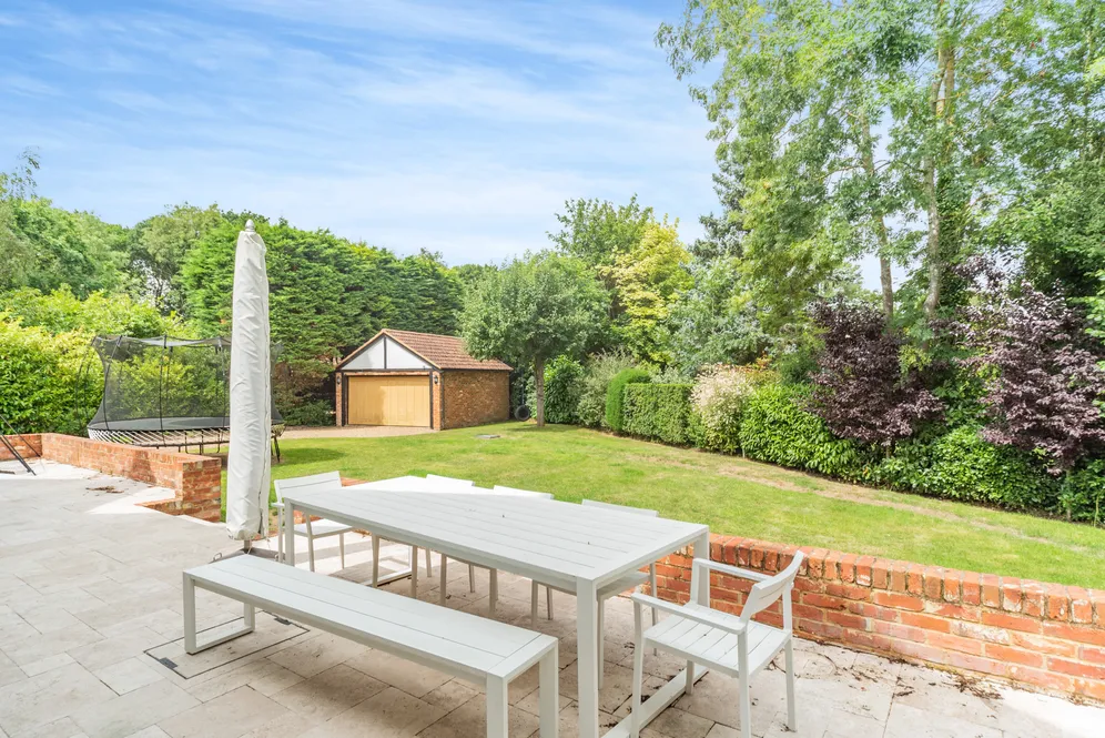 Hawthorn Hill, Warfield, RG42 photo 11