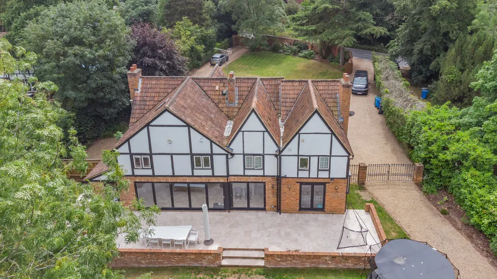 Hawthorn Hill, Warfield, RG42 photo 13