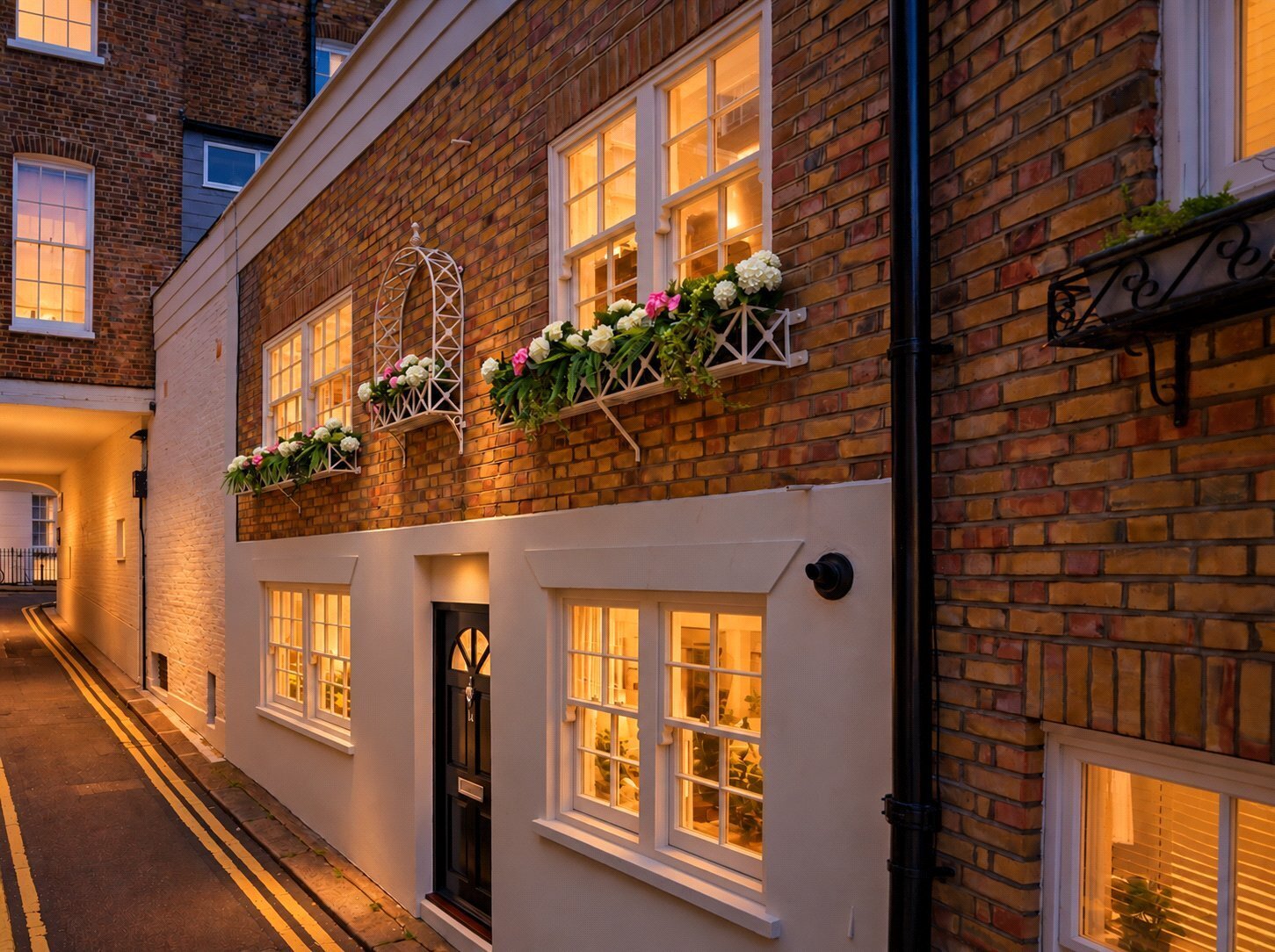 Frederick Close, London, W2 Image 1