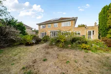 Hollycombe, Englefield Green, TW20 photo 2