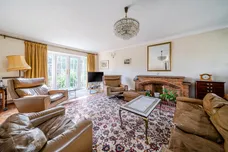 Hollycombe, Englefield Green, TW20 photo 3