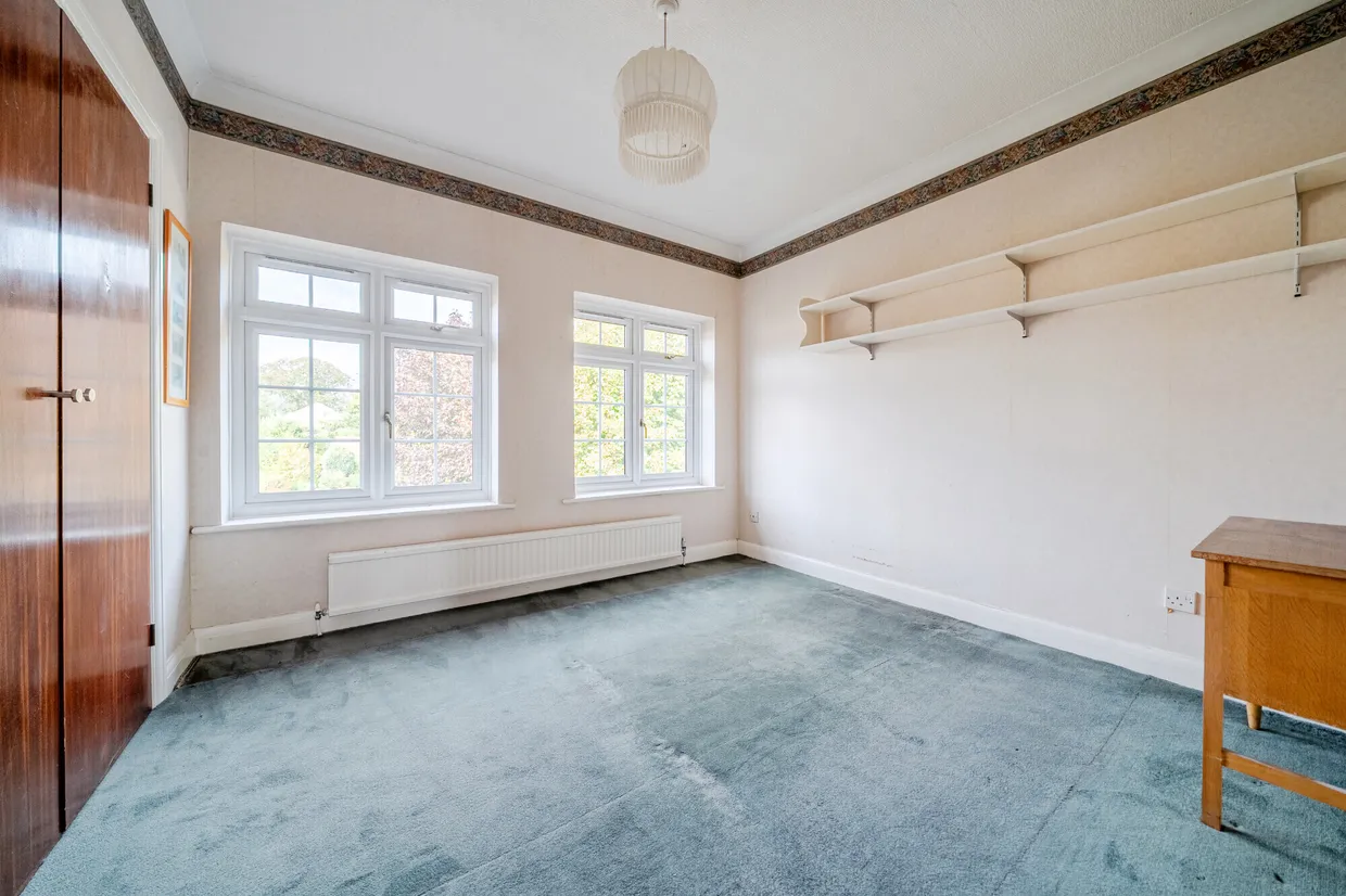 Hollycombe, Englefield Green, TW20 photo 9