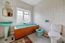 Hollycombe, Englefield Green, TW20 photo 10