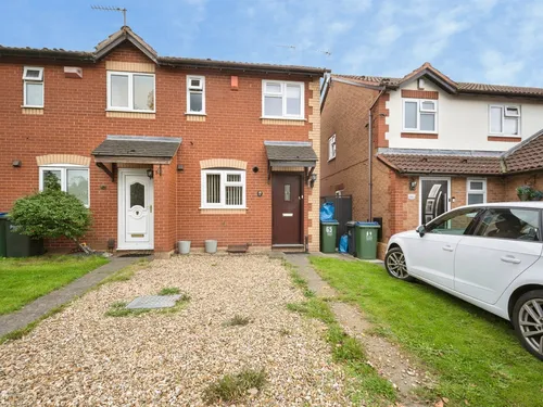 Avern Close, Tiptonphoto