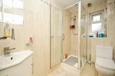 Avern Close, Tipton