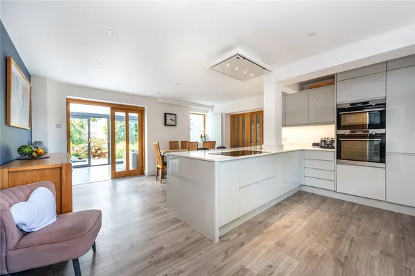 Tower Hill, Dorking, RH4 photo 2