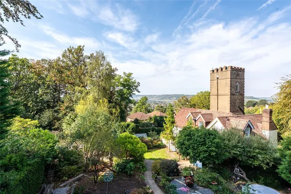 Tower Hill, Dorking, RH4 photo 8