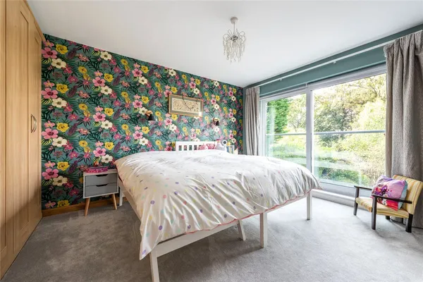 Tower Hill, Dorking, RH4 photo 14