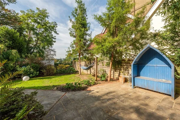 Tower Hill, Dorking, RH4 photo 19