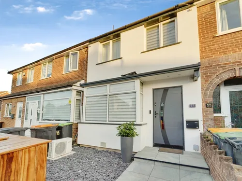 Acacia Road, Bedfordphoto